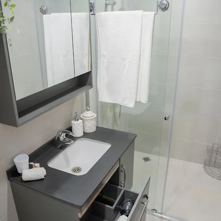 стилен и уютен в центъра * Warna