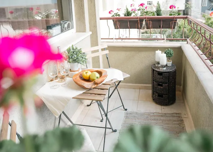 стилен и уютен в центъра *