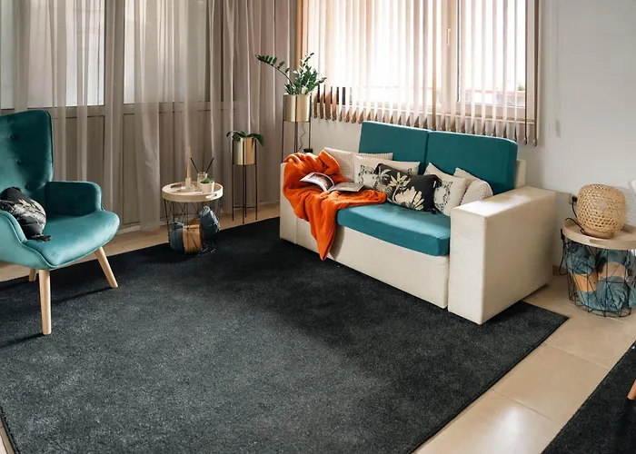 стилен и уютен в центъра * Varna