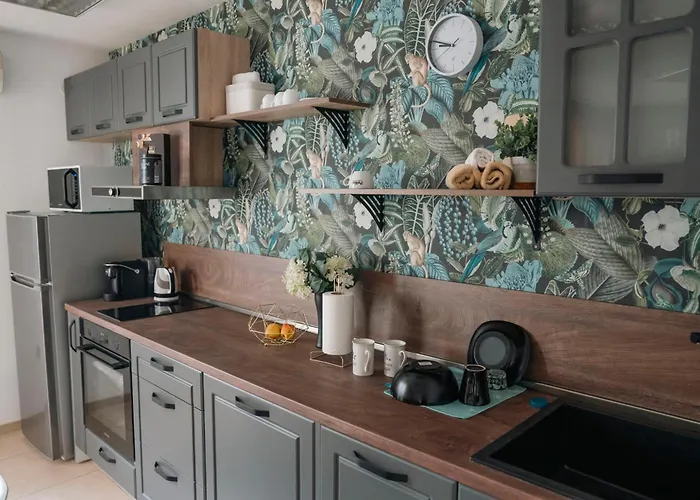 стилен и уютен в центъра Apartman *